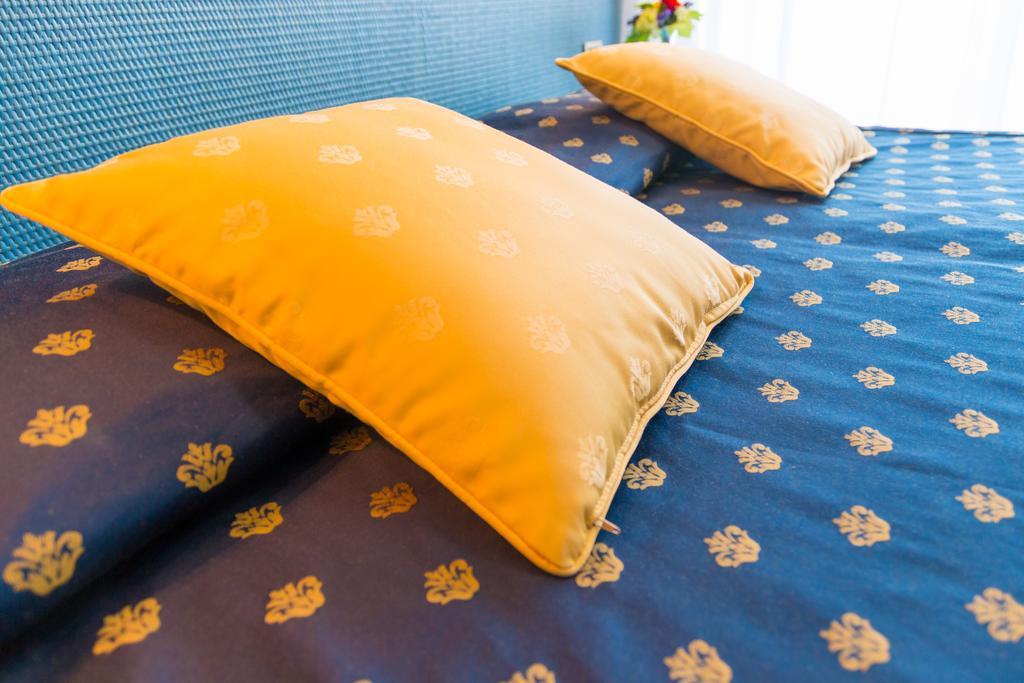 Doppelzimmer mit seitlichem Meerblick