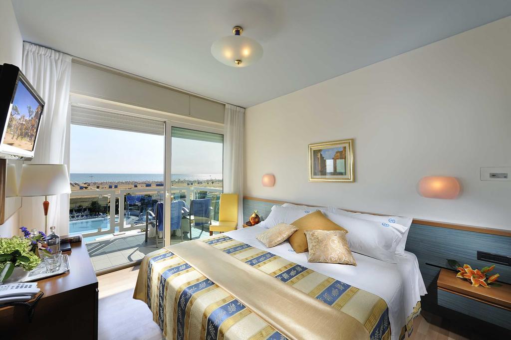 Doppel-/Zweibettzimmer mit Meerblick